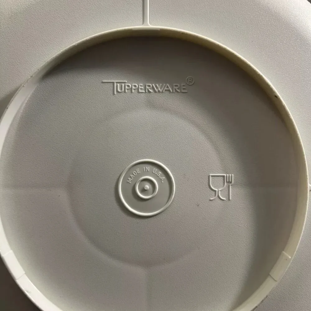 Vintage Tupperware Vegetable Veggie Tray Container White 1708-6 w/Lid